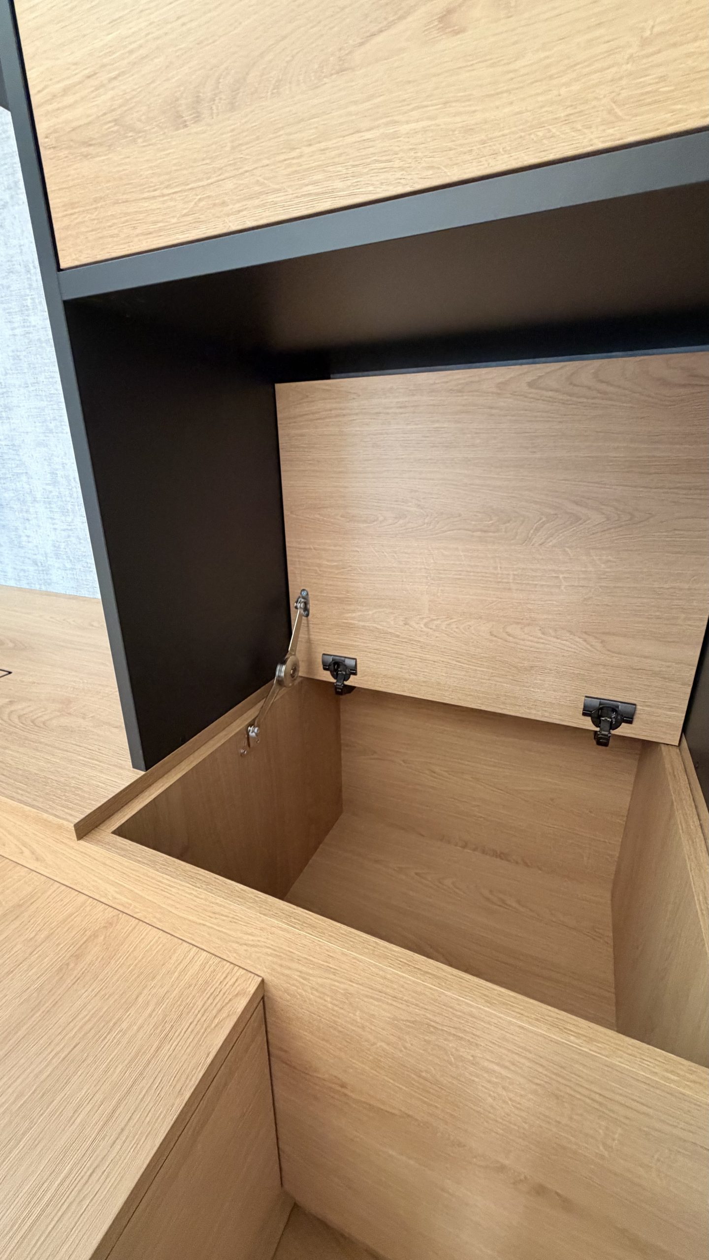 coffre bibliothèque ouvert