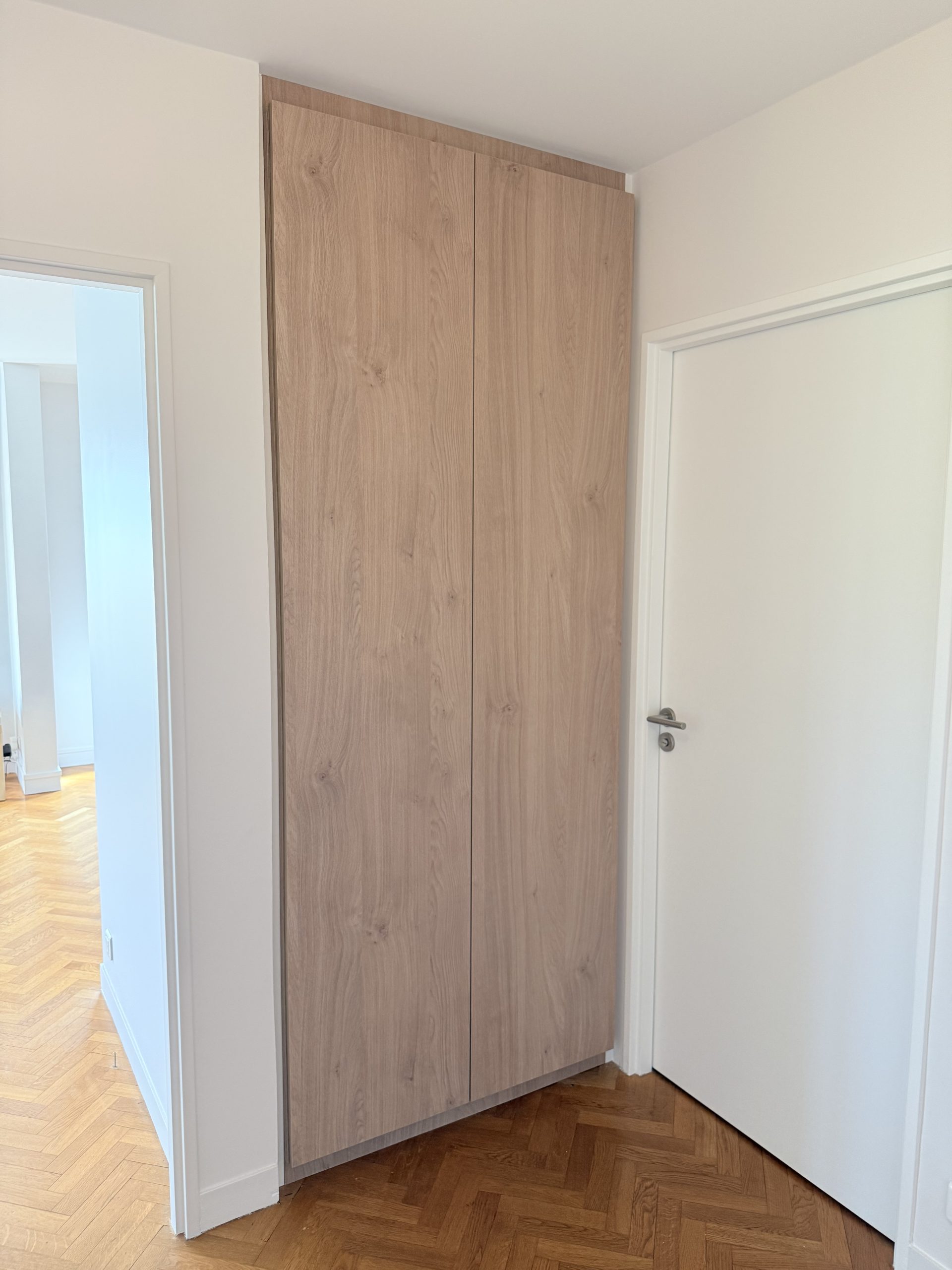 Placard d'entrée chêne et blanc