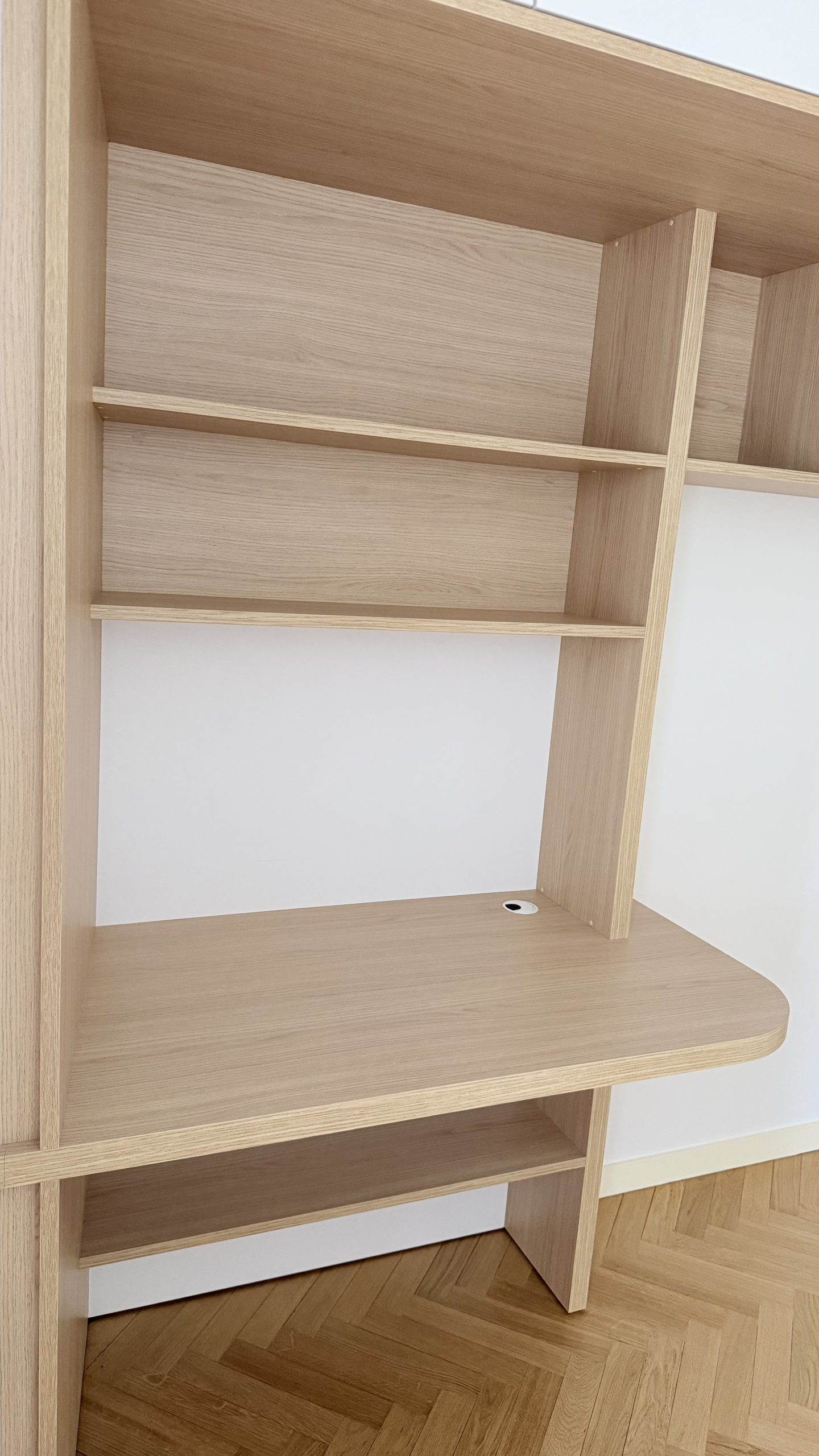 Pont de lit avec bureau